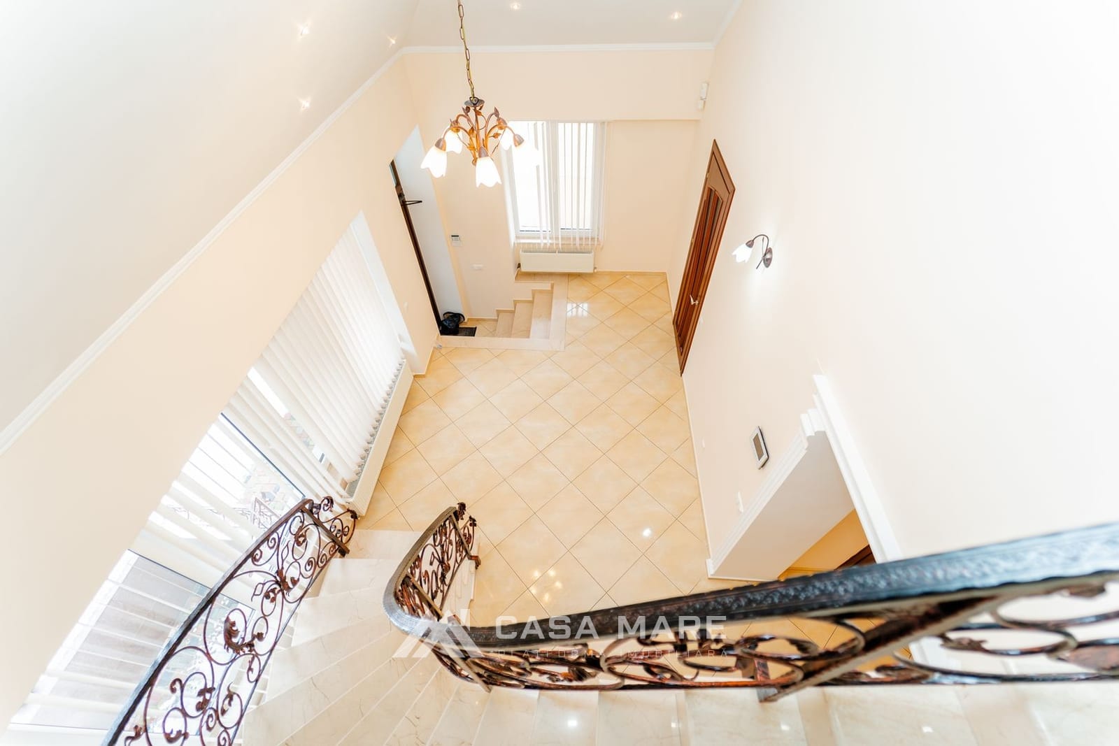 Аренда дома, 6 комнат |350 м²| Центр 2