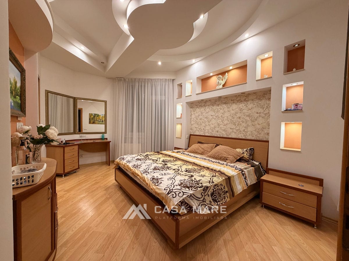 3-комнатная квартира, 114 м², Кишинёв 7