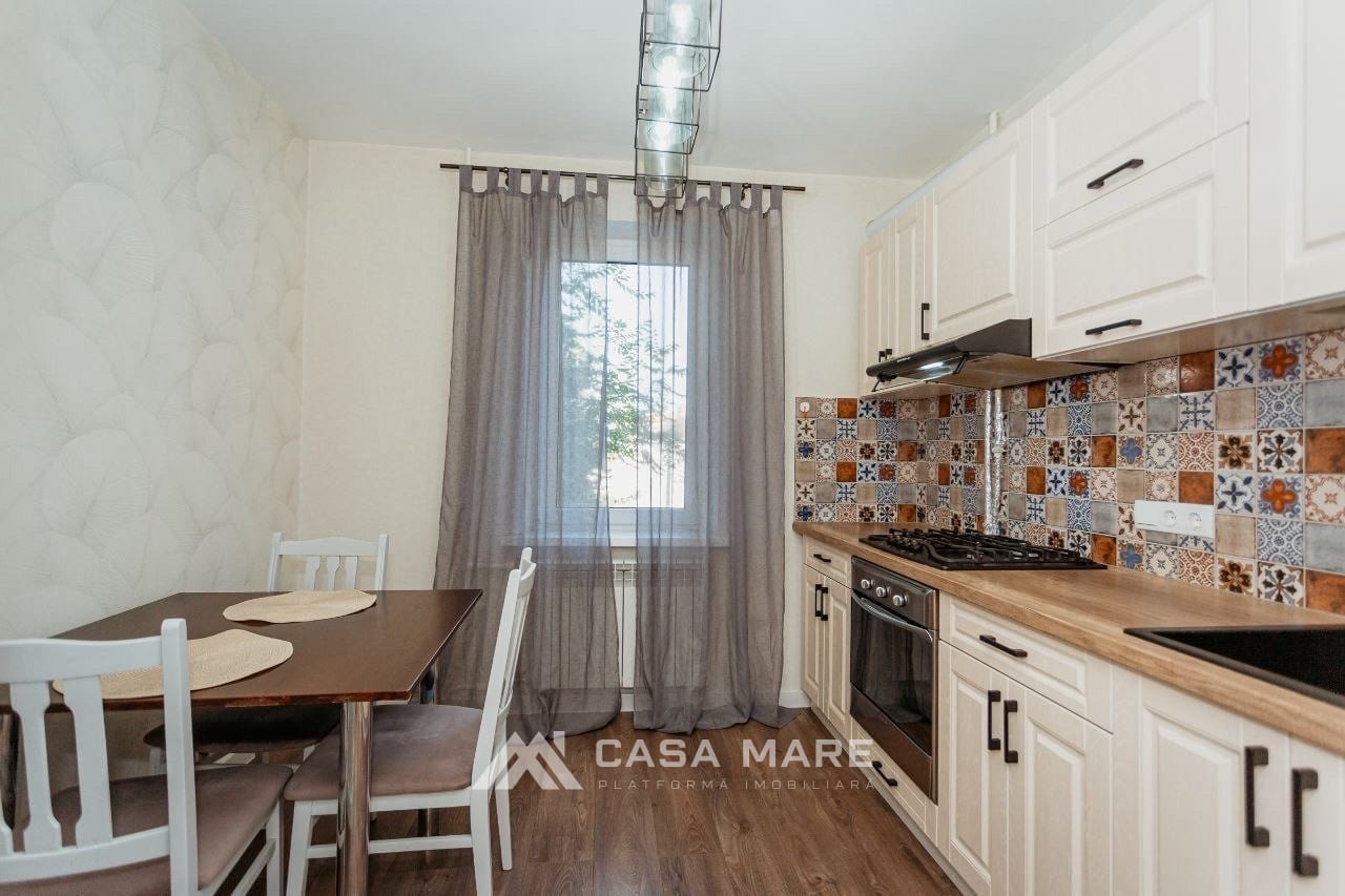 2-комнатная квартира, 54 м², Кишинёв 6