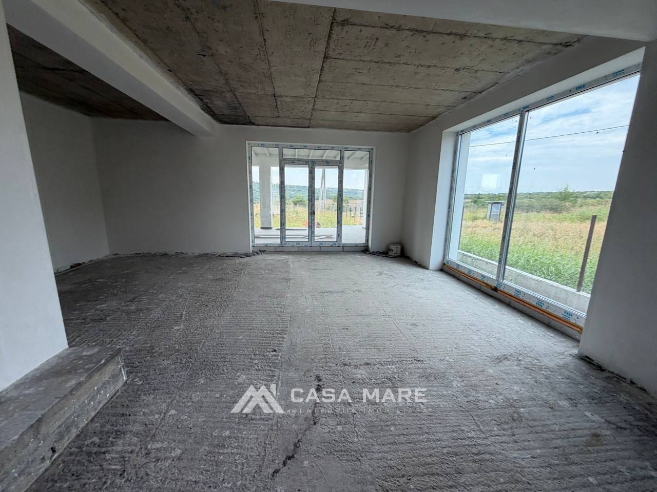 Casă cu 4 camere, 239 m², Budești 3
