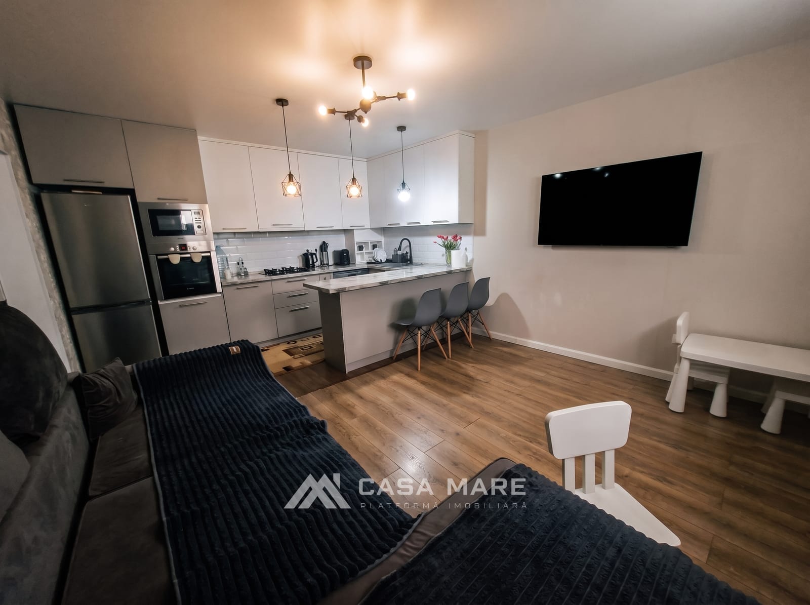 Casă cu 4 camere, 115 m², Vatra 6