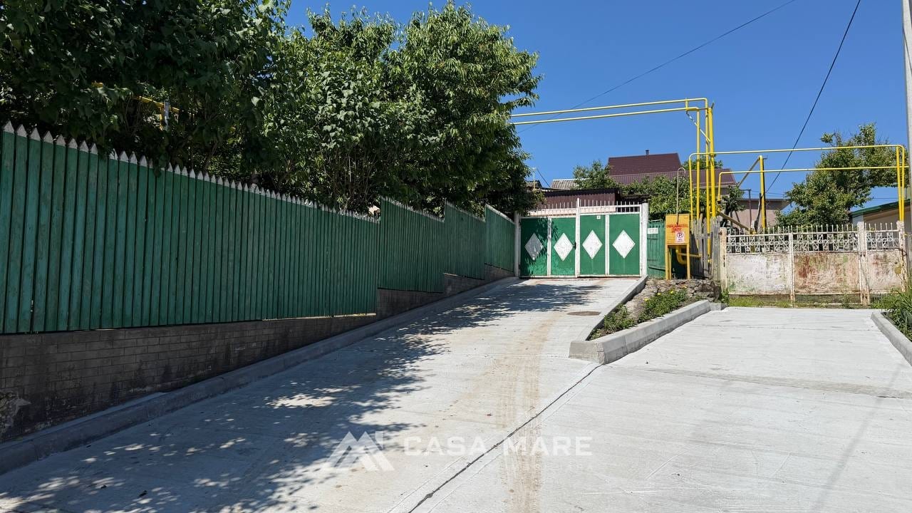 Casă cu 6 camere, 214 m², Strășeni 2