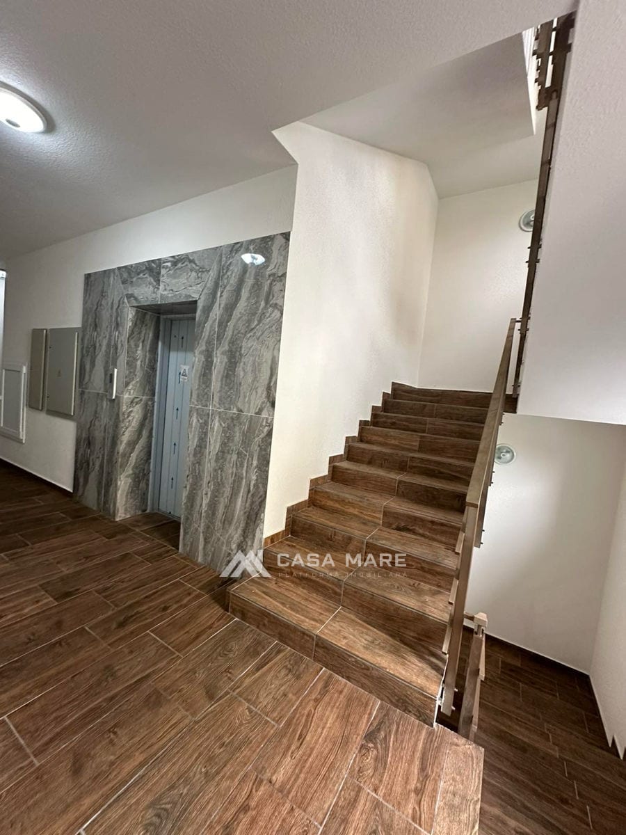 2-комнатная квартира, 61 м², Центр, Кэушень 2