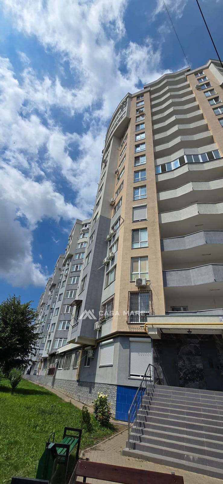 Apartament cu 2 camere, 70 m², Chișinău 1