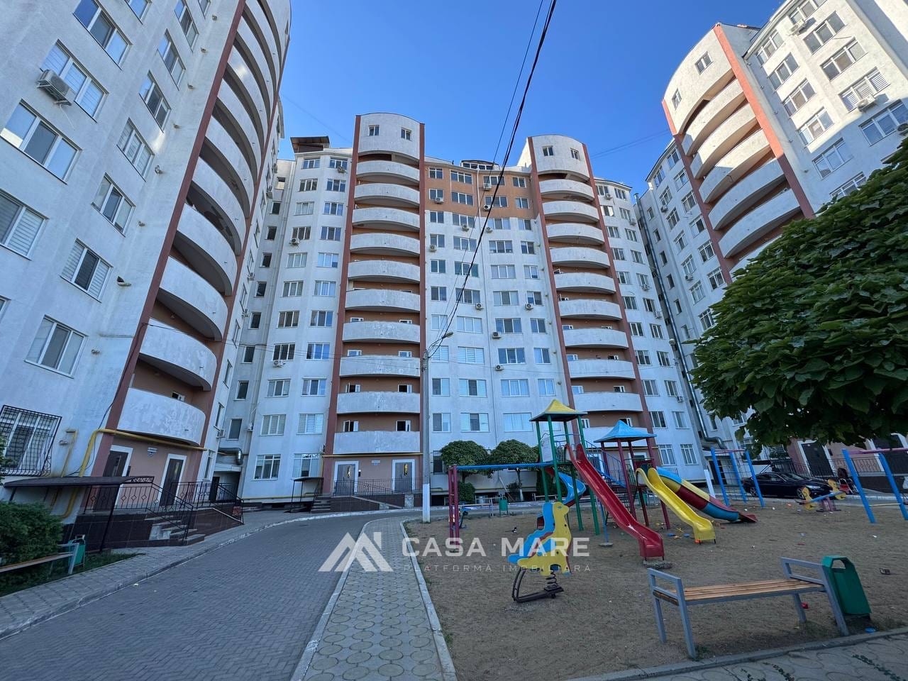 3-комнатная квартира, 100 м², Кишинёв 2