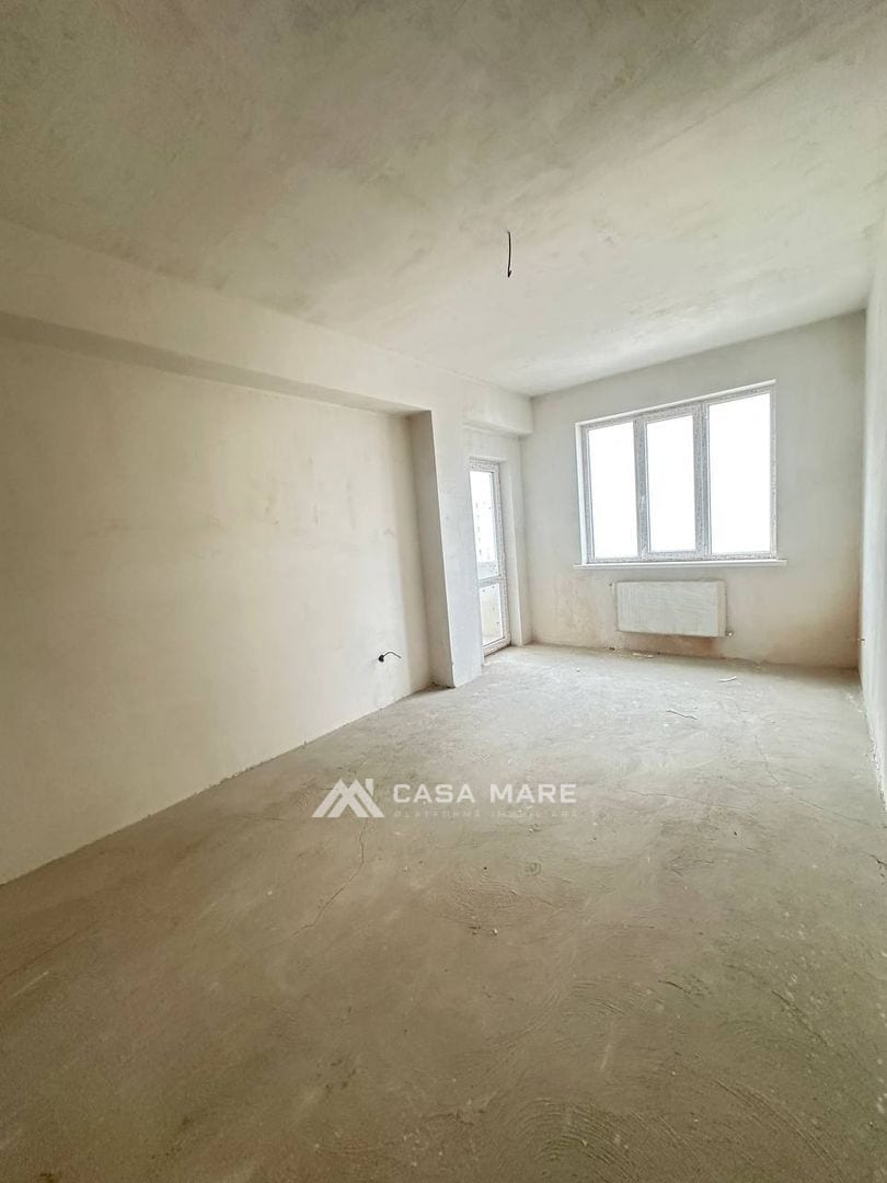 3-комнатная квартира, 98 м², Кишинёв 4