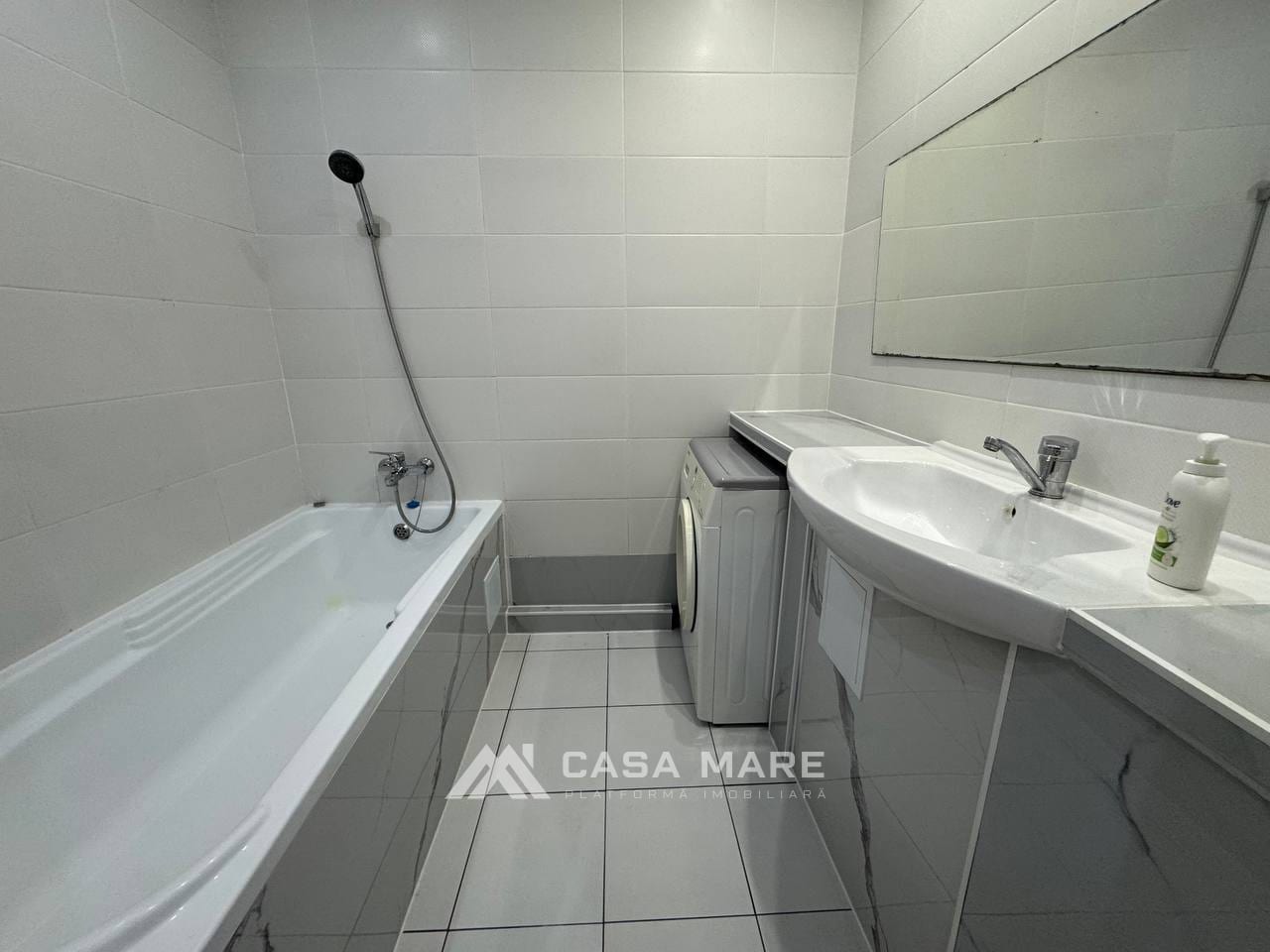 3-комнатная квартира, 100 м², Кишинёв 7