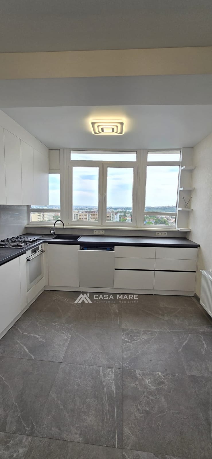 2-комнатная квартира, 70 м², Кишинёв 3