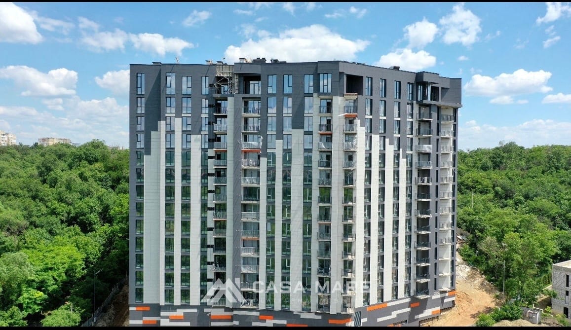 3-комнатная квартира, 100 м², Кишинёв 2