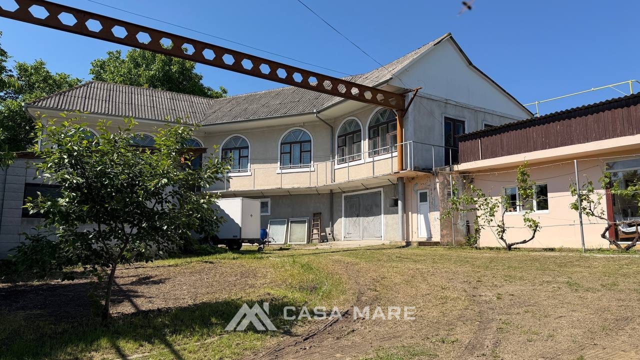 6-комнатный дом, 214 м², Страшены 1