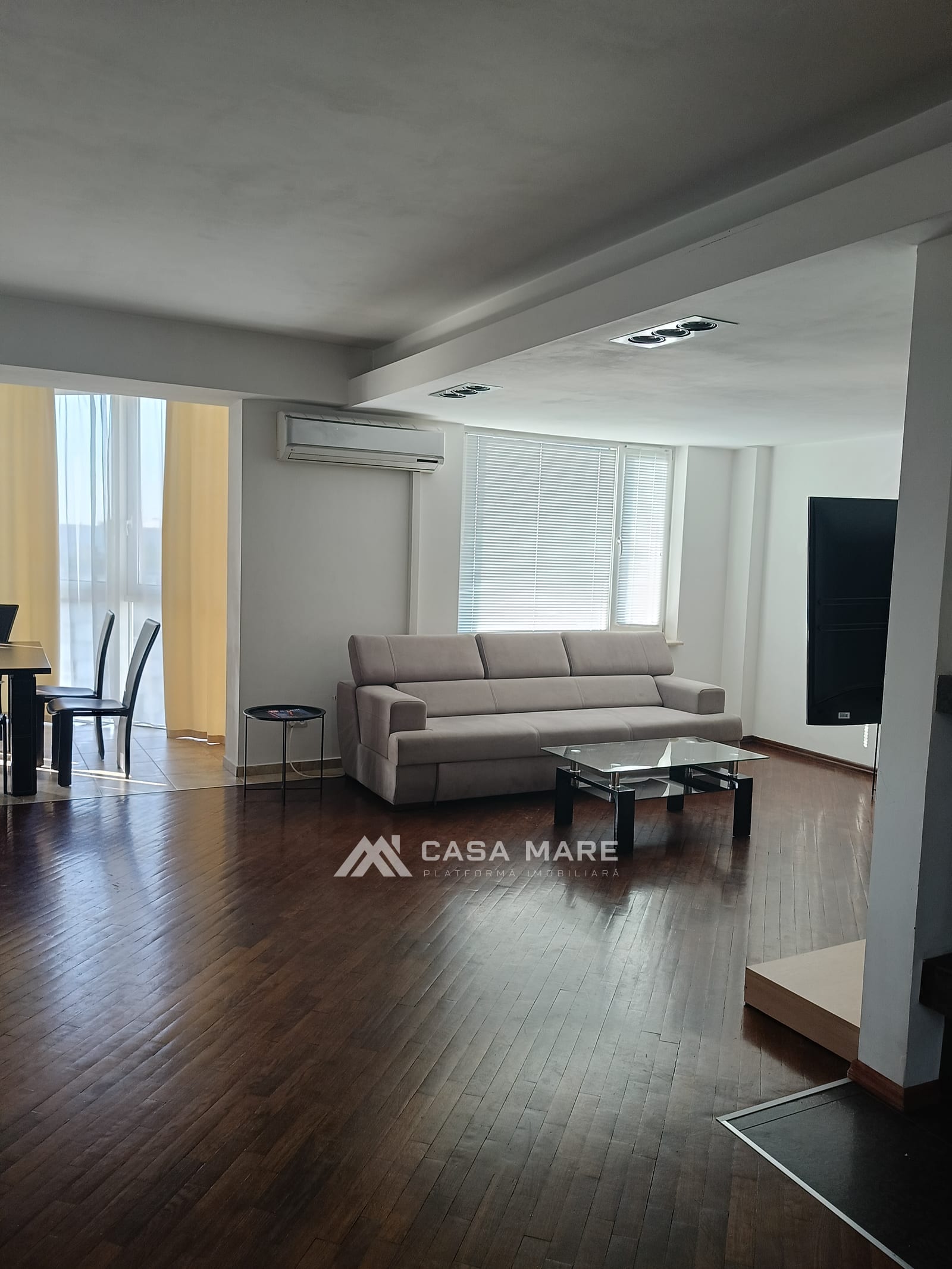 Apartament cu 3 camere, 110 m², Chișinău 1