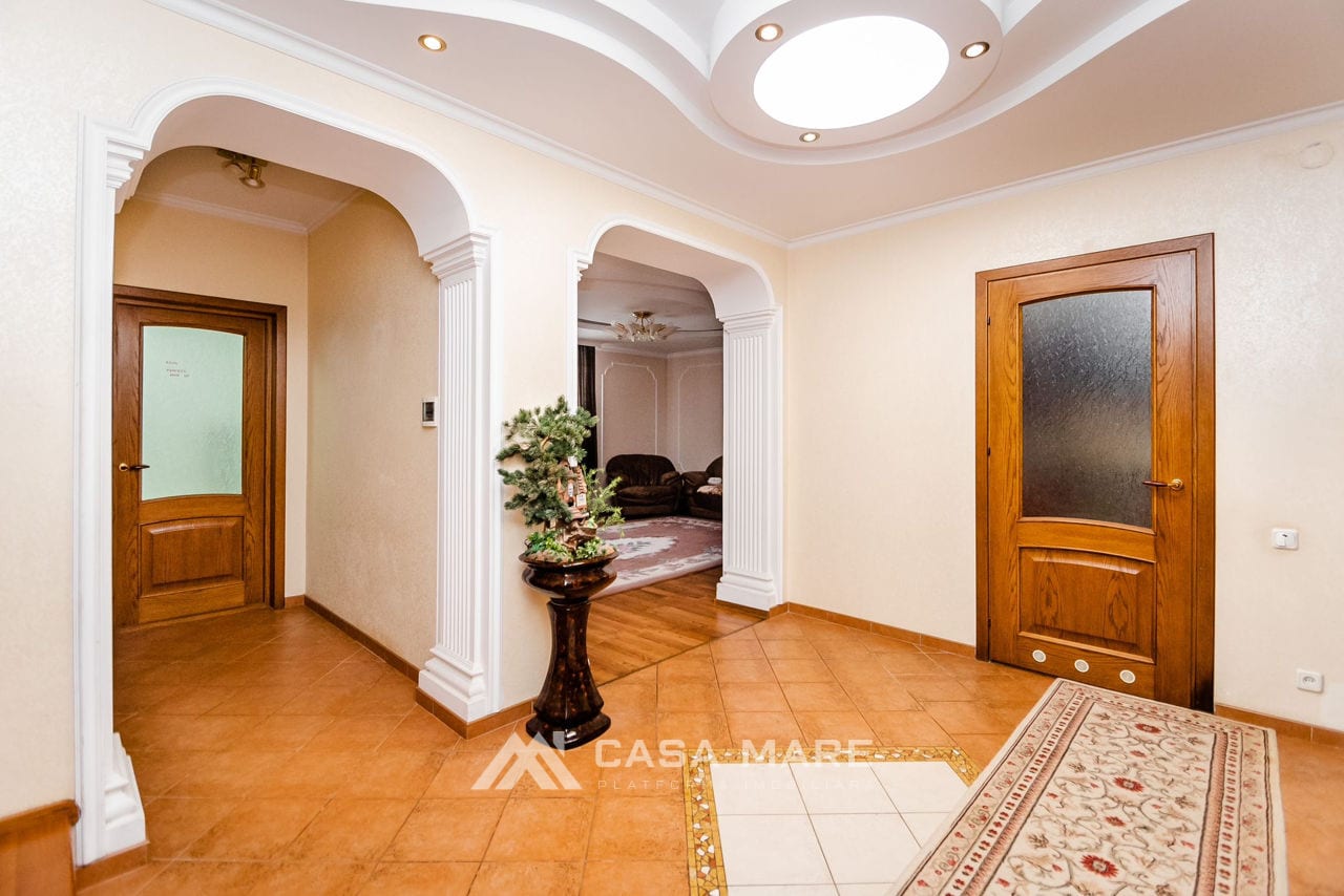 4-комнатный дом, 250 м², Центр, Кишинёв 2