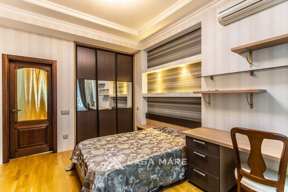 4-комнатная квартира, 130 м², Телецентр, Кишинёв 2