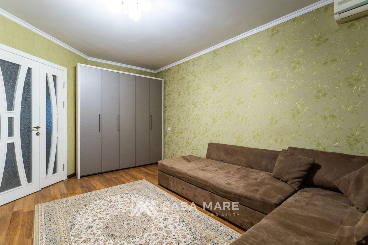 2-комнатная квартира, 51 м², Крикова 2
