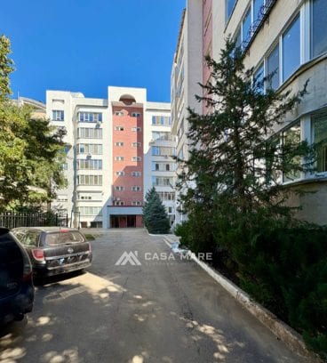 Apartament cu 3 camere, 118 m², Centru, Chișinău 2