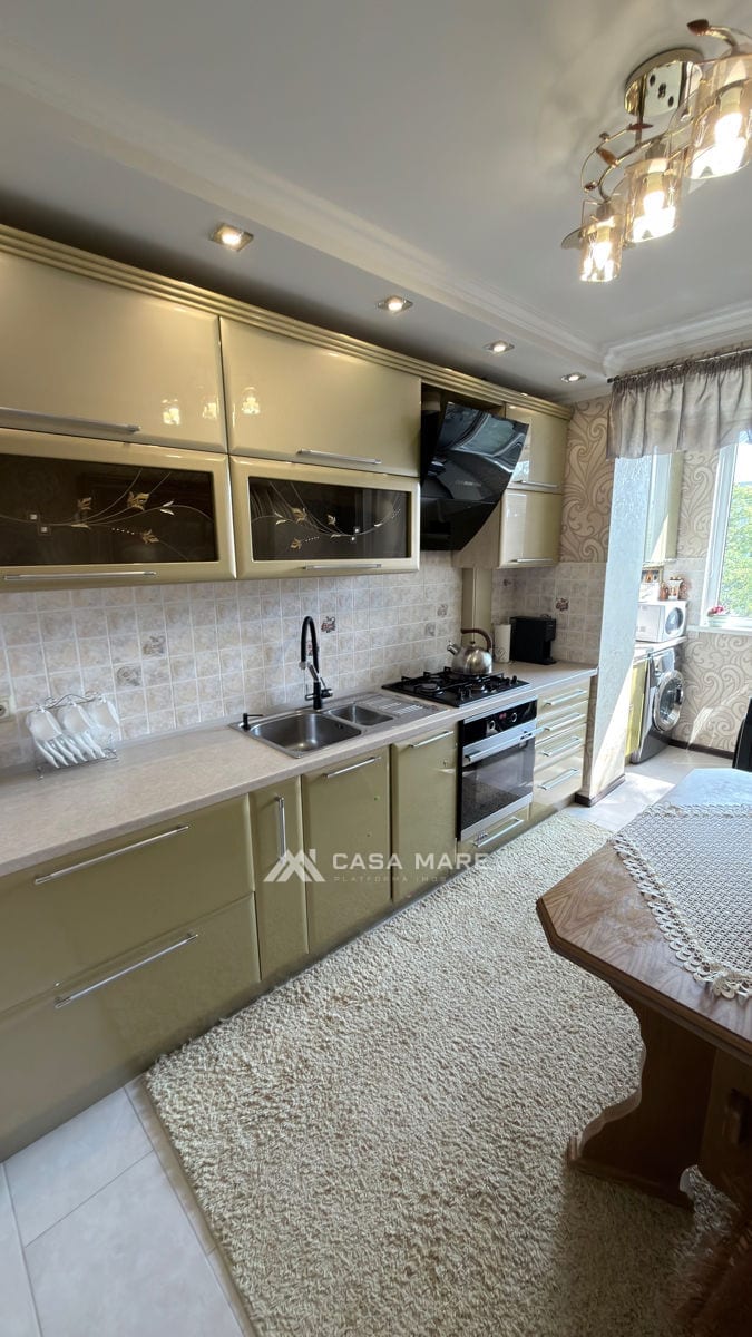 3-комнатная квартира, 75 м², Унгены 10