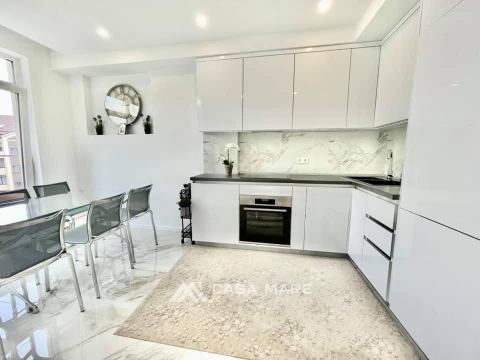 2-комнатная квартира, 74 м², Центр, Кишинёв 4