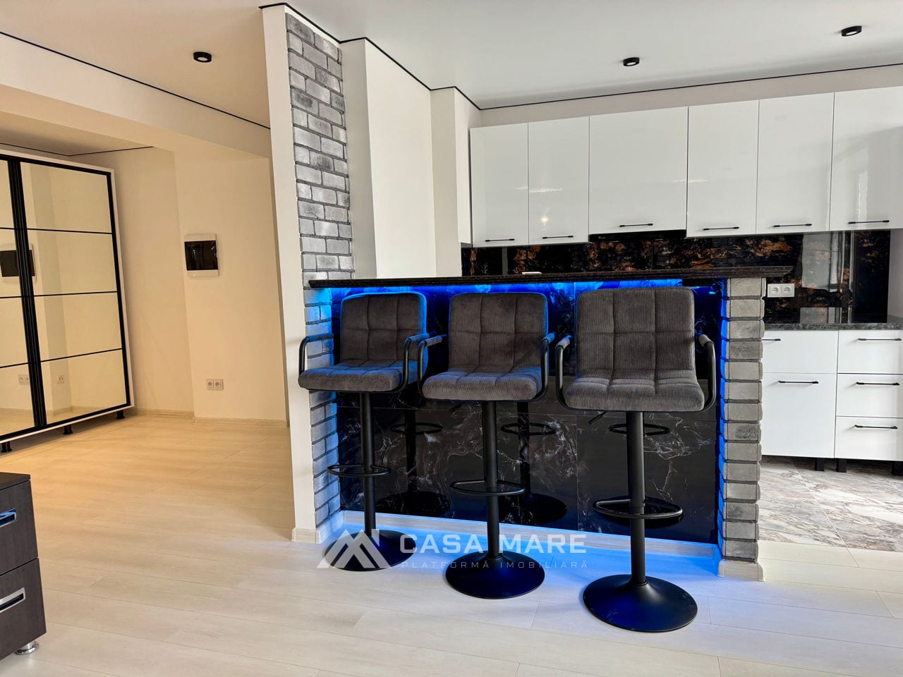 3-комнатная квартира, 72 м², Сынжерей 4