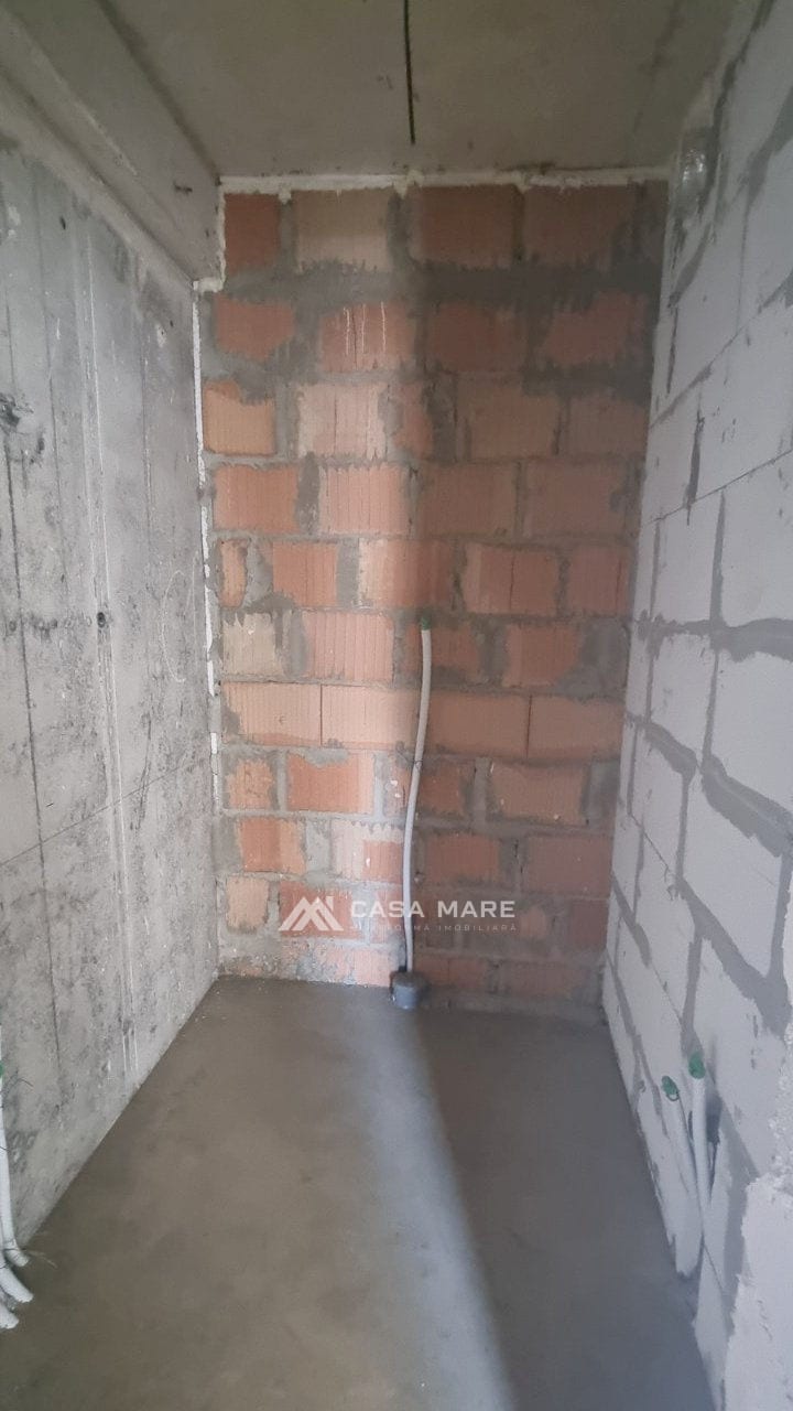 Apartament cu 3 camere, 77 m², Durlești 9