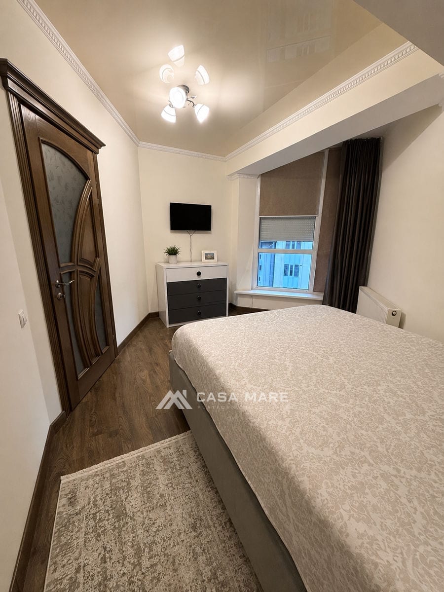 Apartament cu 2 camere, 70 m², Buiucani, Chișinău 3