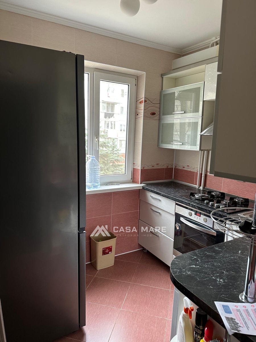 3-комнатная квартира, 60 м², 8 cartier, Bălți 3