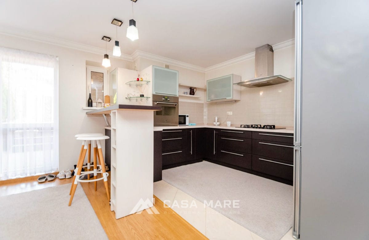 Casă cu 3 camere, 220 m², Durleşti 6