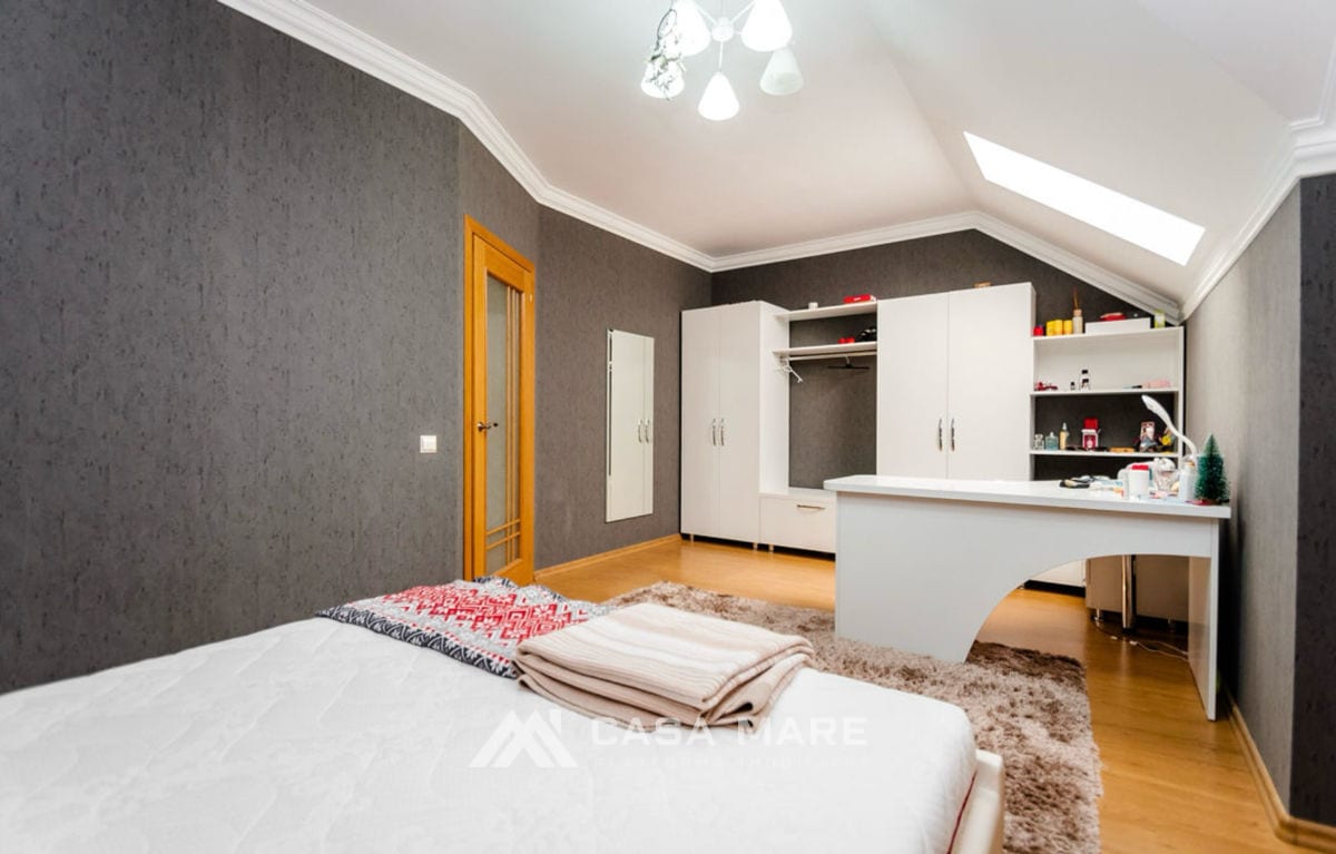 Casă cu 3 camere, 220 m², Durleşti 5