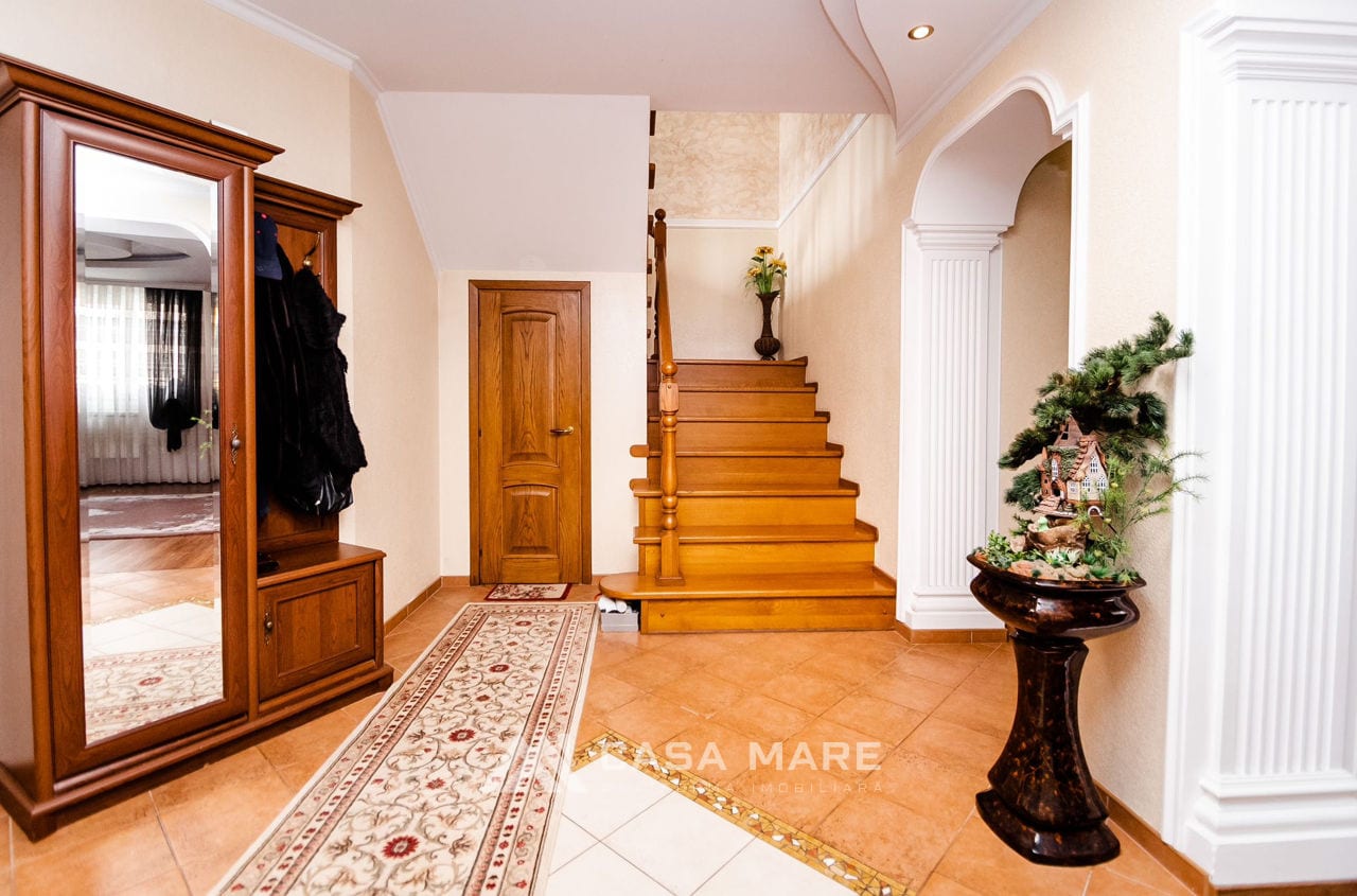 4-комнатный дом, 250 м², Центр, Кишинёв 3