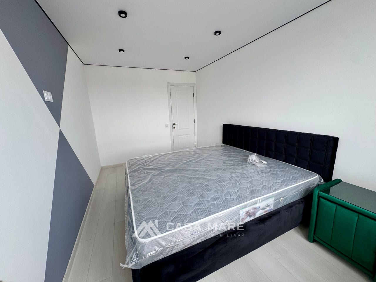 3-комнатная квартира, 72 м², Сынжерей 2