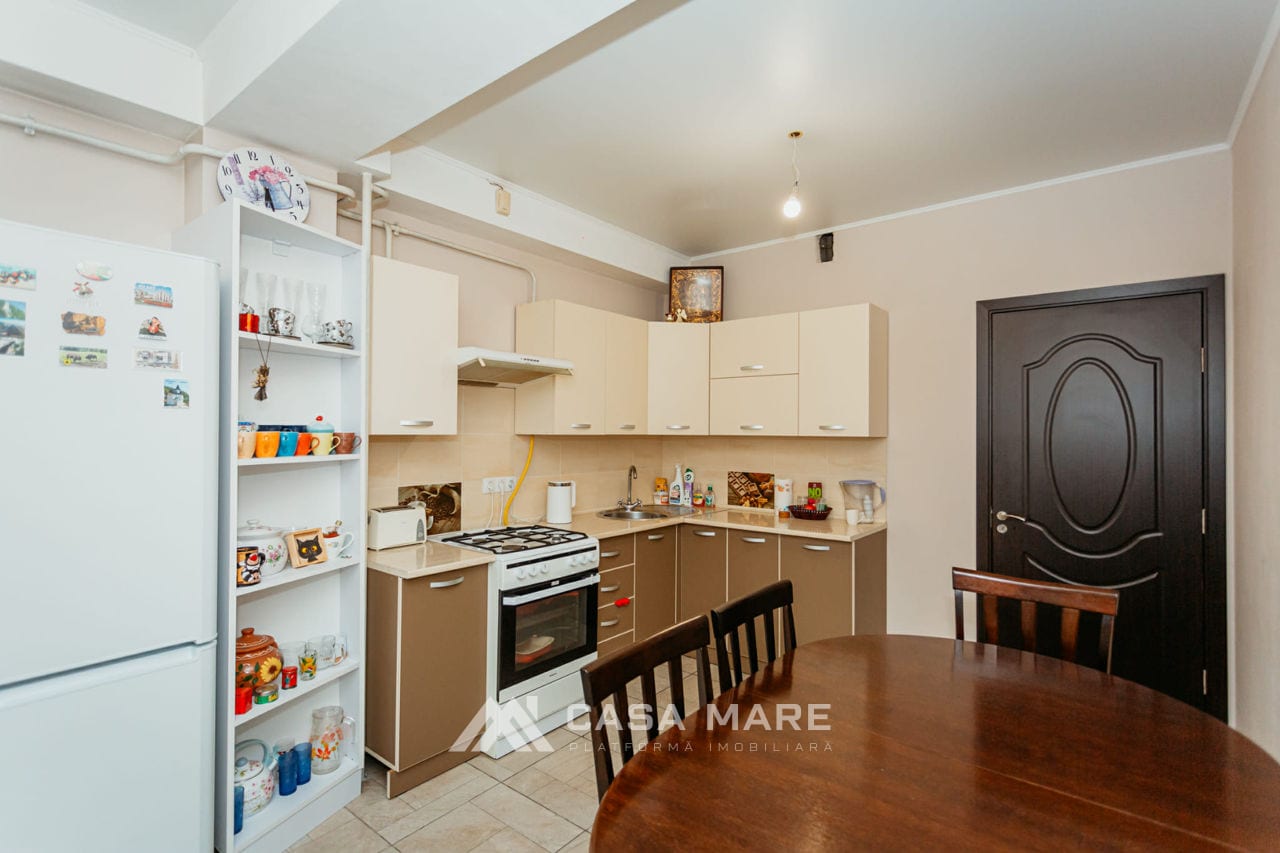 3-комнатная квартира, 93 м², Чеканы, Кишинёв 6