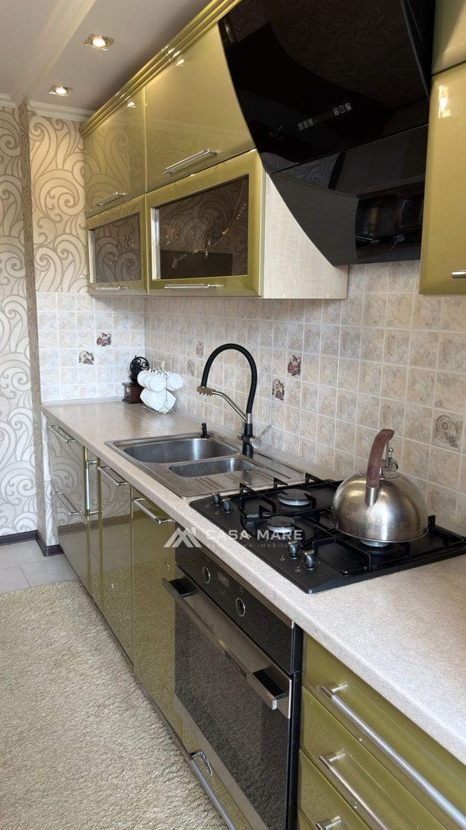 3-комнатная квартира, 75 м², Унгены 9