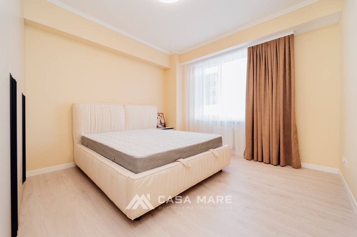 Apartament cu 2 camere, 68 m², Centru, Chișinău 2