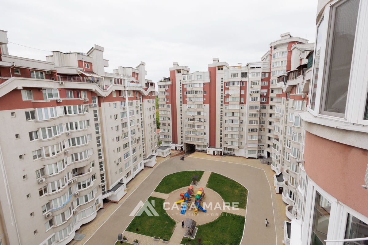 2-комнатная квартира, 117 м², Центр, Кишинёв 1