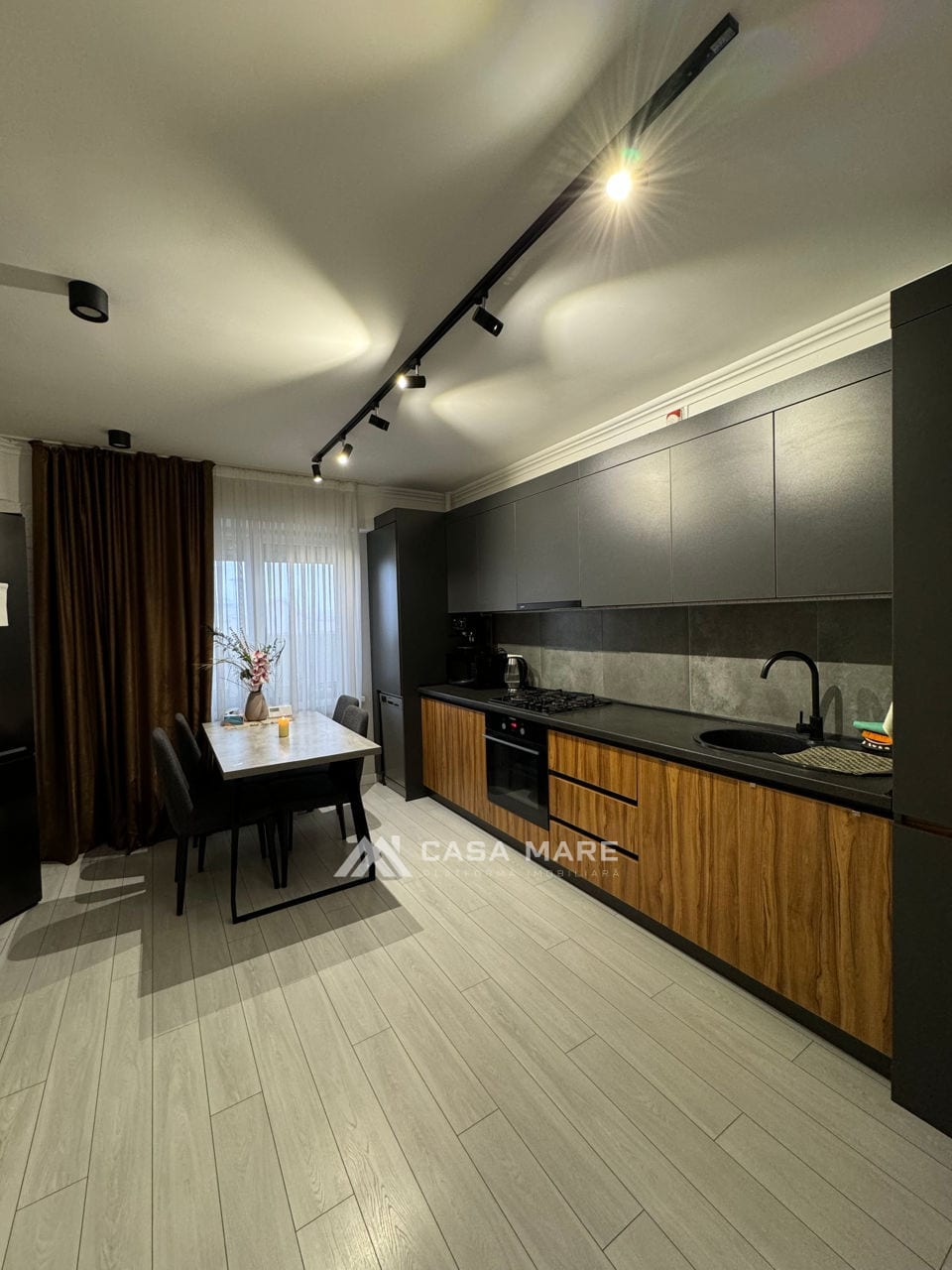 2-комнатная квартира, 74 м², Центр, Кишинёв 1