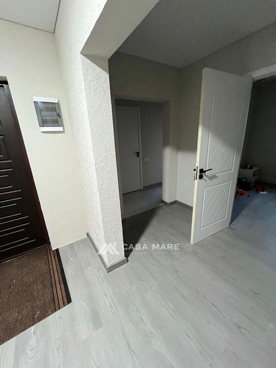 Apartament cu 3 camere, 90 m², Roșcani 6
