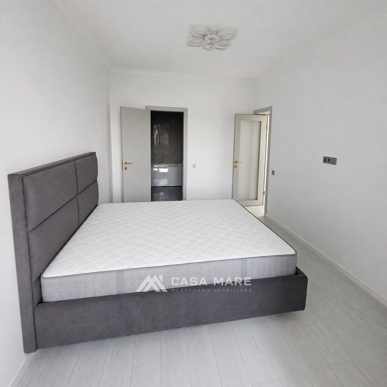 Apartament cu 2 camere, 82 m², Centru, Chișinău 1
