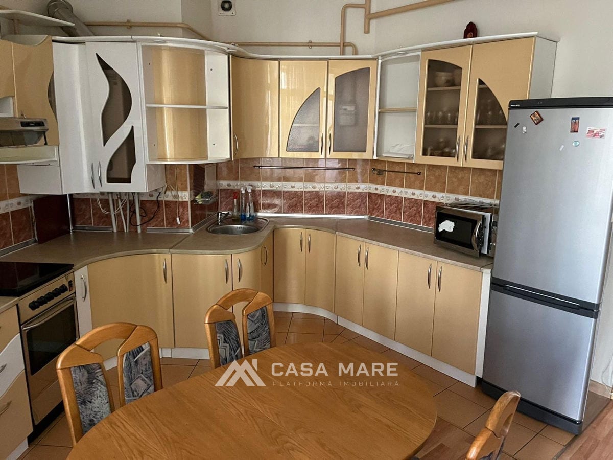 3-комнатная квартира, 115 м², Центр, Кишинёв 2
