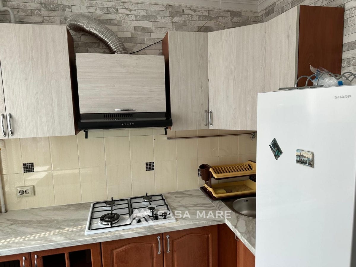 Apartament cu 2 camere, 47 m², Podul Chișinăului, Bălți 1