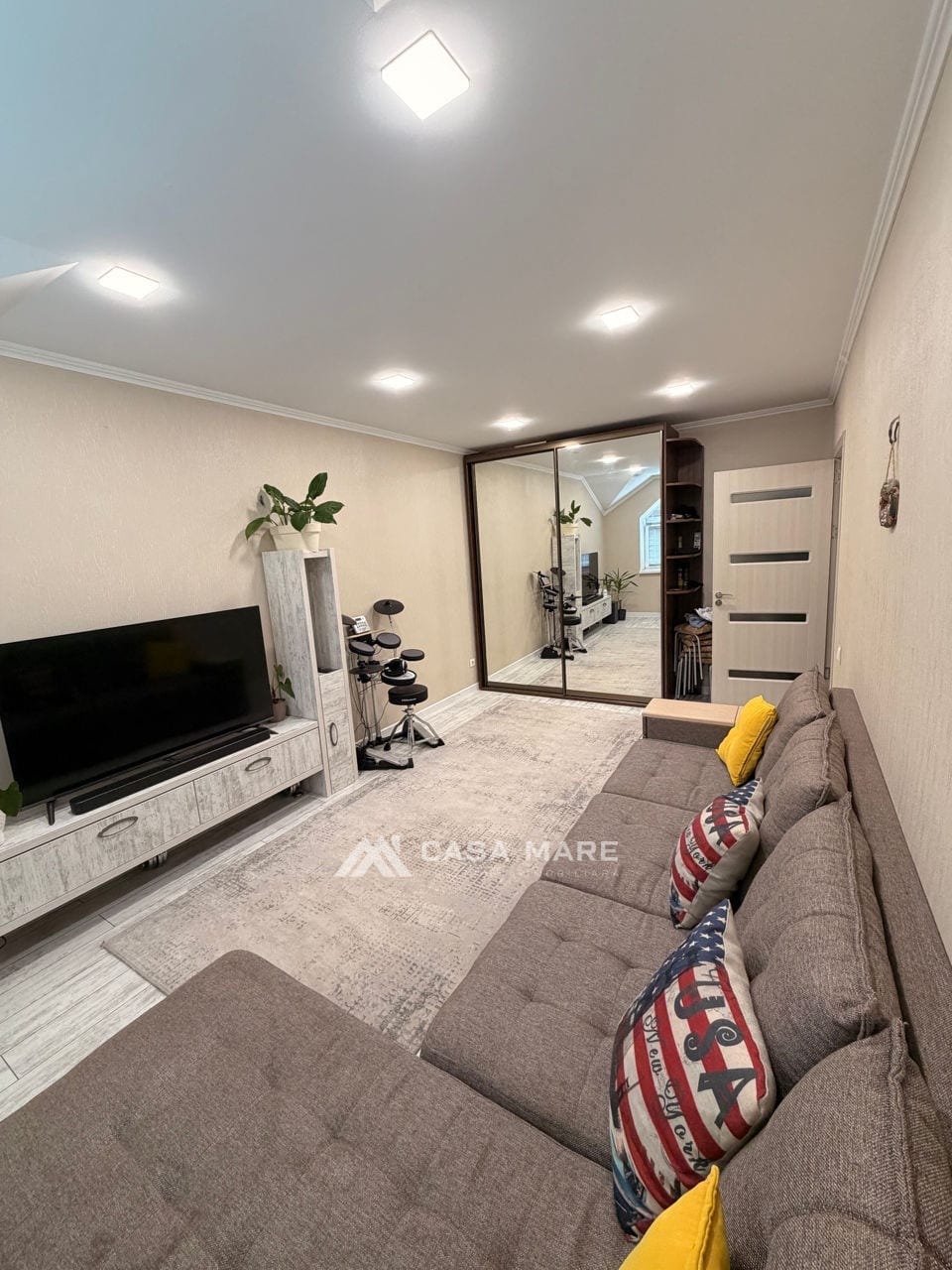 Apartament cu 2 camere, 65 m², Durlești 1
