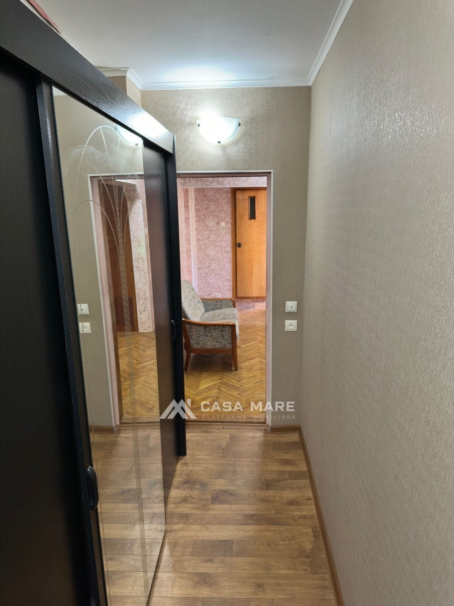 Apartament cu 3 camere, 64 m², 10 cartier, Bălți 9