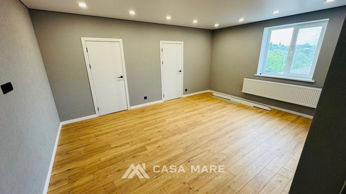 3-комнатная квартира, 48 м², Рышканы 1