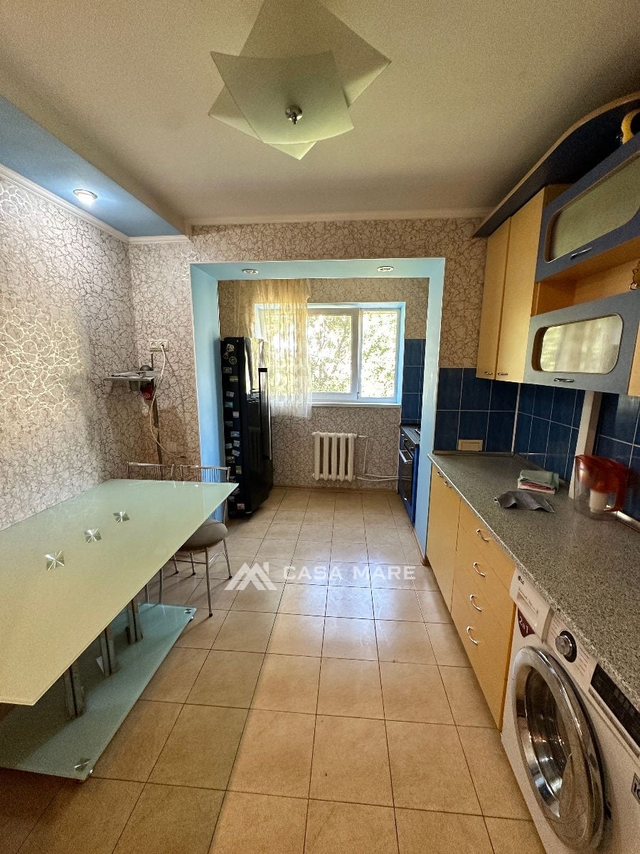 Apartament cu 3 camere, 64 m², 10 cartier, Bălți 2