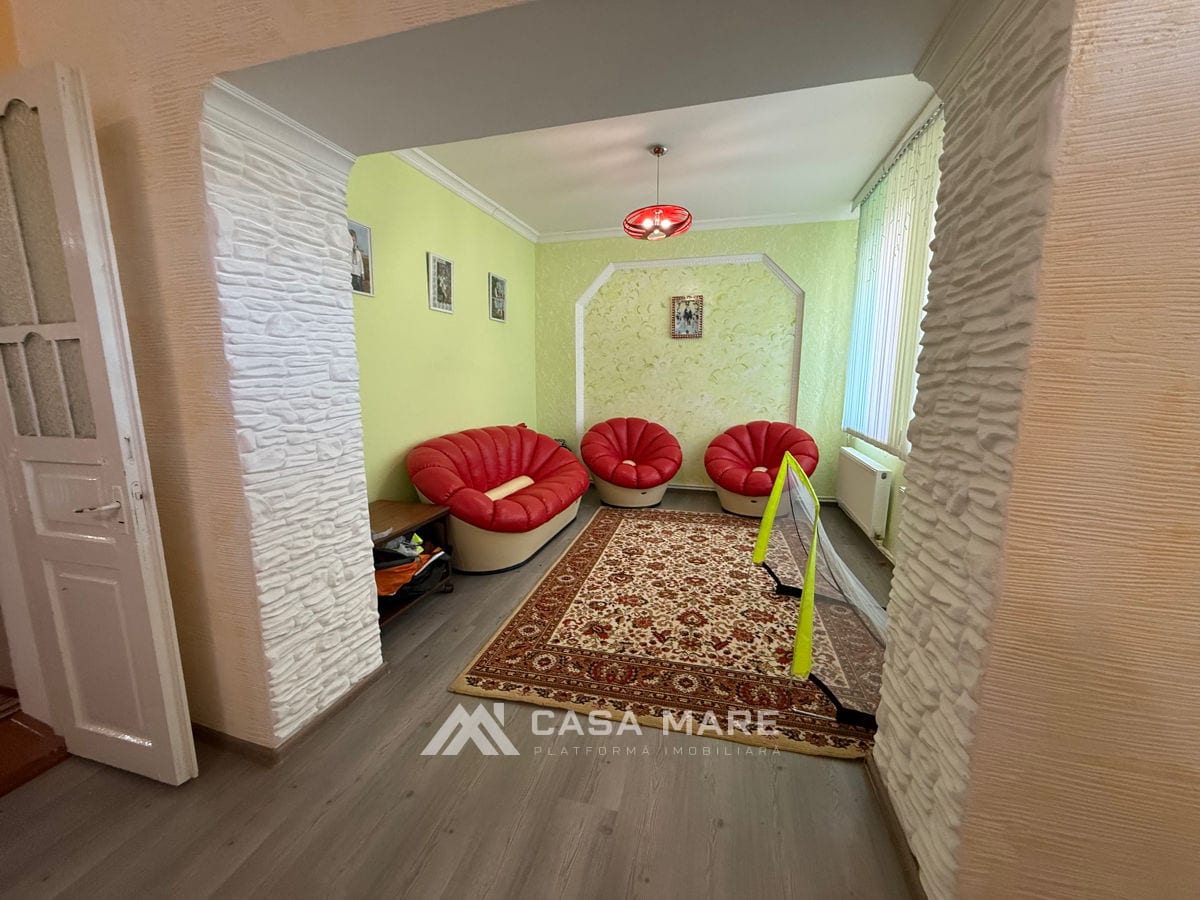 Casă cu 6 camere, 200 m², Răscăieți 3