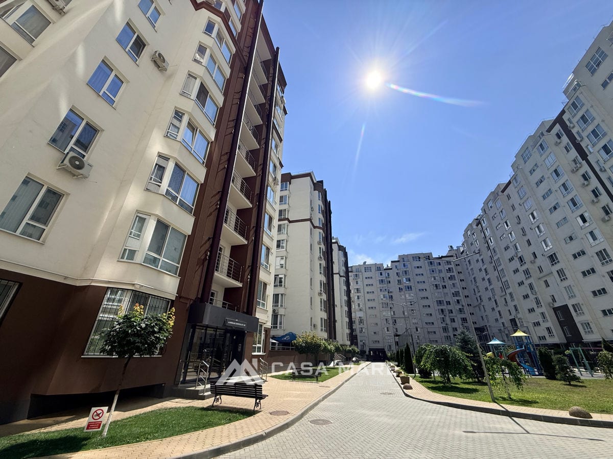Apartament cu 2 camere, 92 m², Buiucani, Chișinău 1