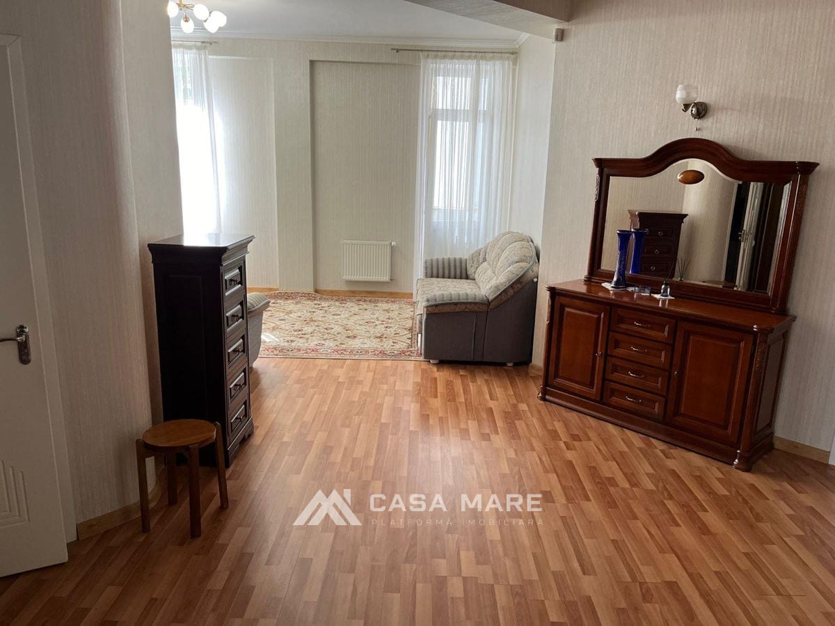 3-комнатная квартира, 115 м², Центр, Кишинёв 3