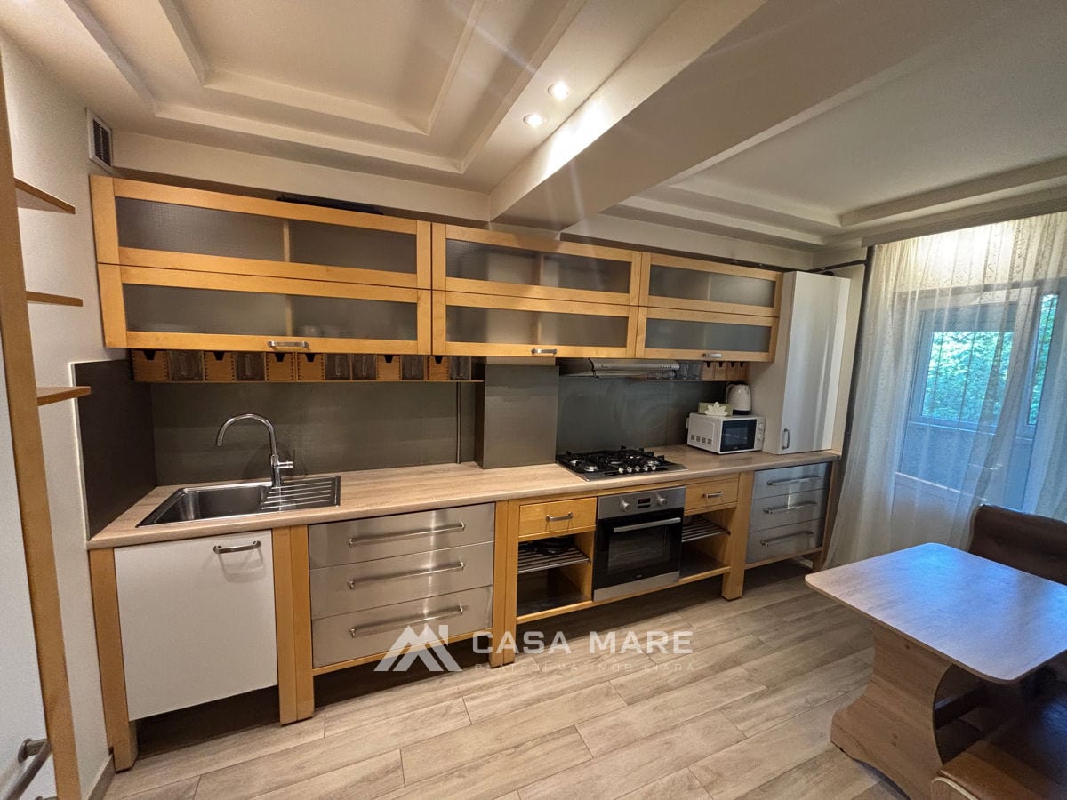 2-комнатная квартира, 76 м², Центр, Кишинёв 5