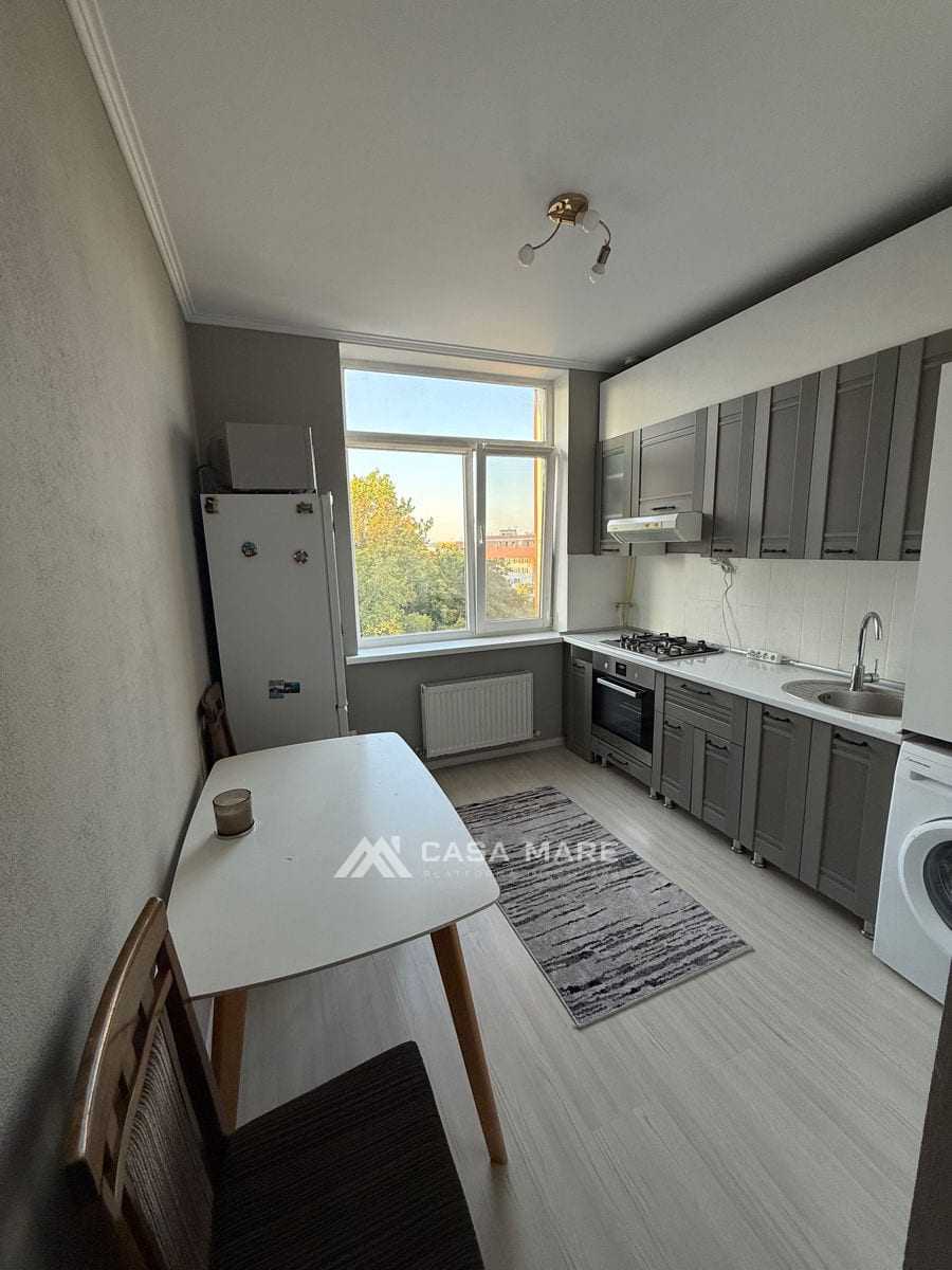 Apartament cu 2 camere, 54 m², Centru, Chișinău 1