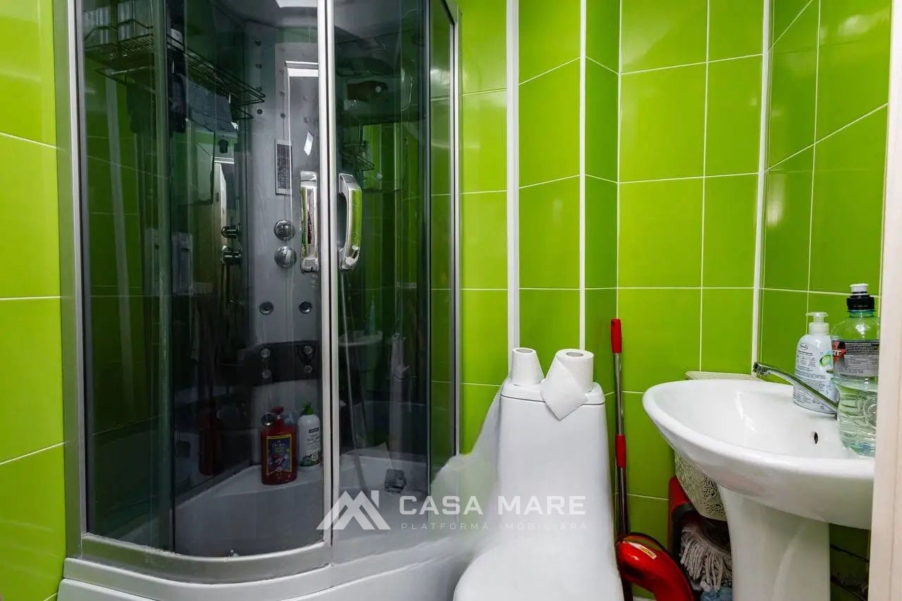 3-комнатная квартира, 99 м², Грэтиешты 8