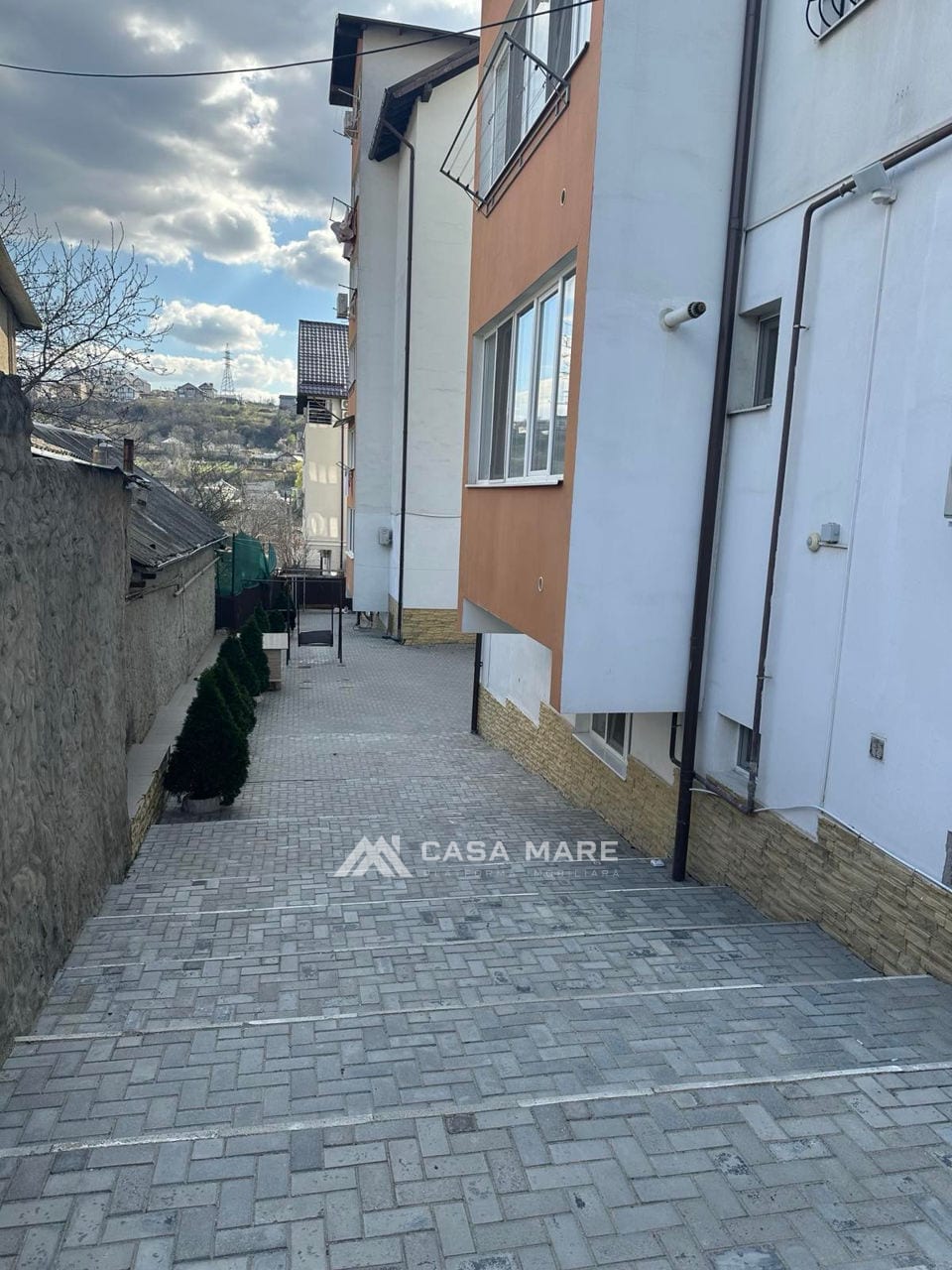 Apartament cu 2 camere, 82 m², Durlești 8