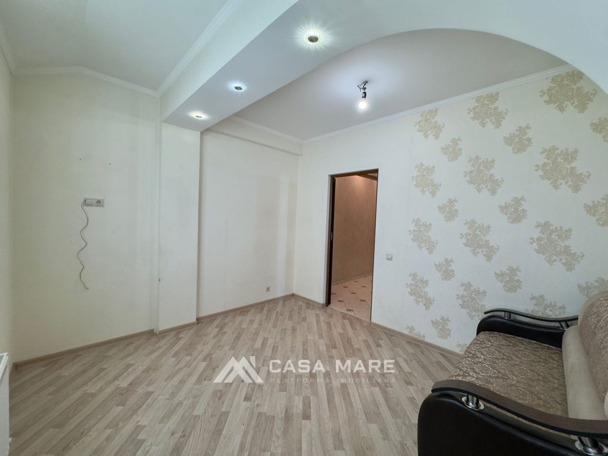 Apartament cu 2 camere, 65 m², Ialoveni 4